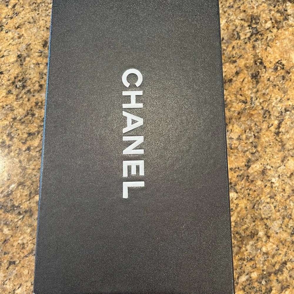 CHANEL Metallic Silver Blue Cap-Toe Jelly Flats - Picture 5 of 8
